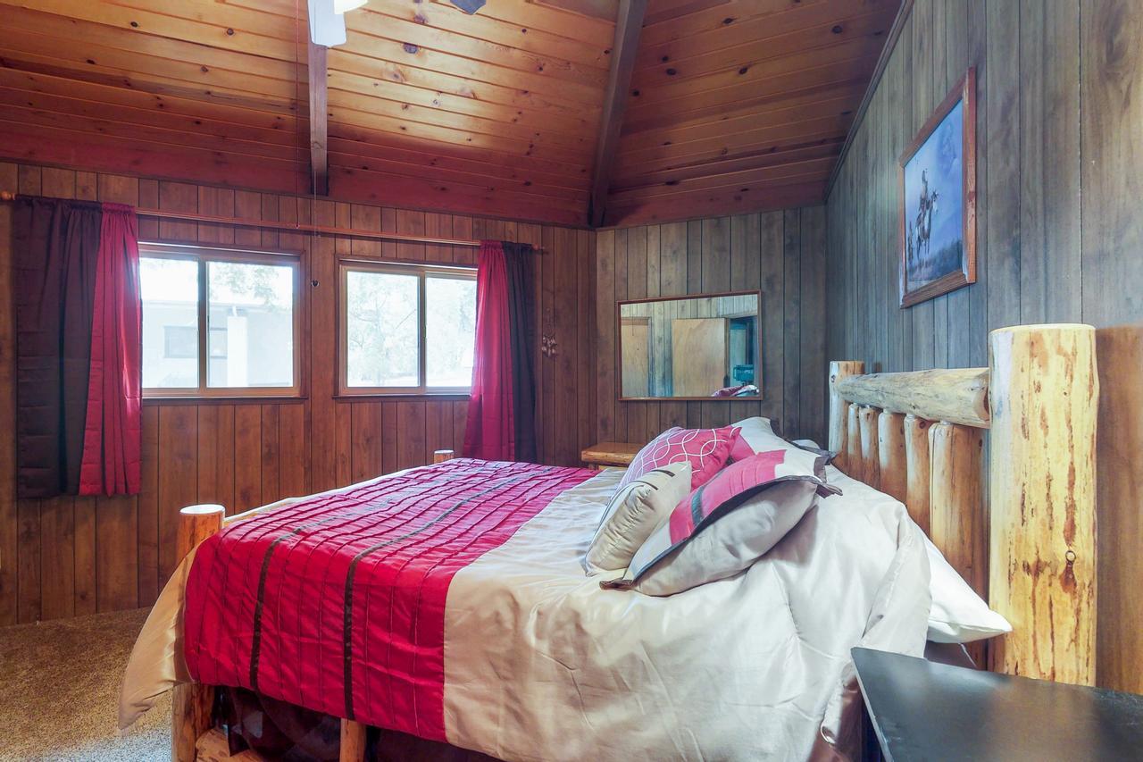 Rustic Retreat * Groveland